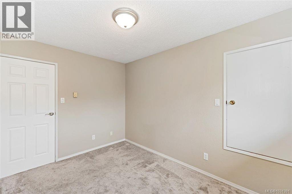 #4 1945 Lisnoe Ave - 19