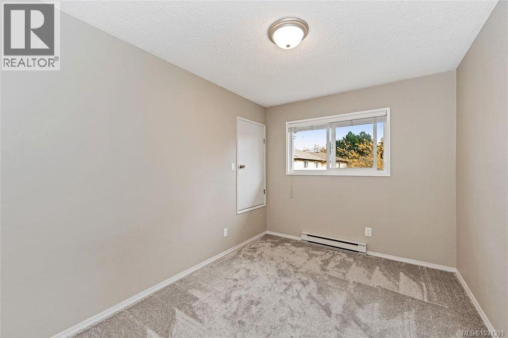 #4 1945 Lisnoe Ave - 21