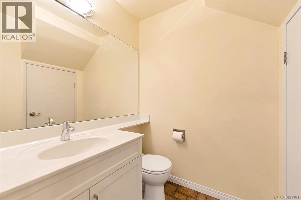 #4 1945 Lisnoe Ave - 28