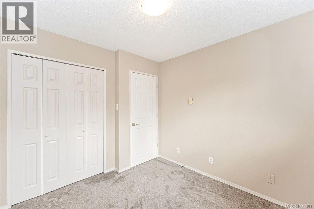 #4 1945 Lisnoe Ave - 9