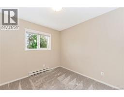 4 1945 Lisnoe Ave, Central Saanich, BC V8M1T2 Photo 18