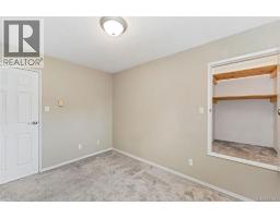 4 1945 Lisnoe Ave, Central Saanich, BC V8M1T2 Photo 20