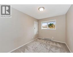 4 1945 Lisnoe Ave, Central Saanich, BC V8M1T2 Photo 21