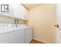 4 1945 Lisnoe Ave, Central Saanich, BC V8M1T2 Photo 23