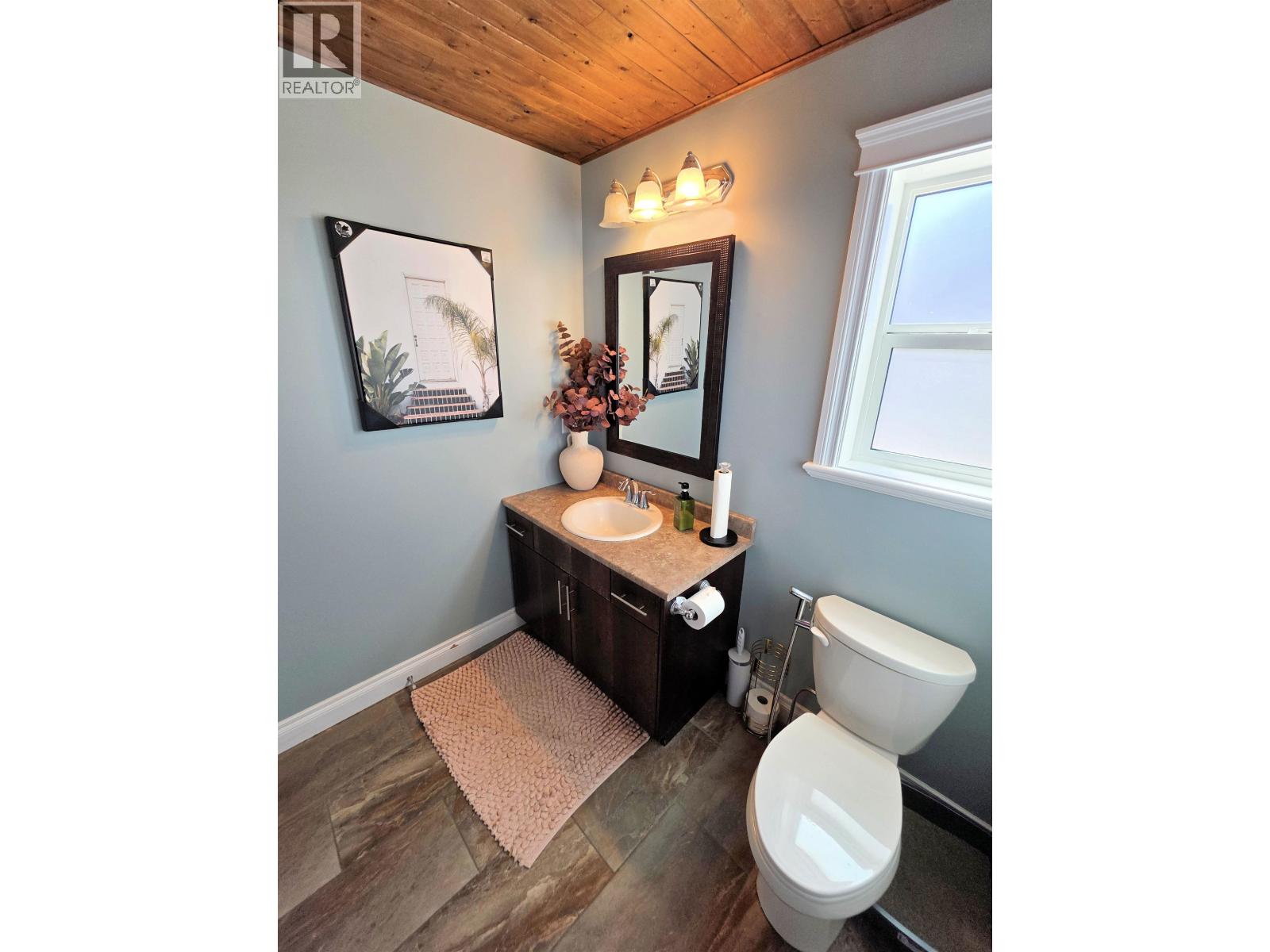 Photo 9 of 36 — 2870 GREENFOREST CRESCENT · Prince George, BC