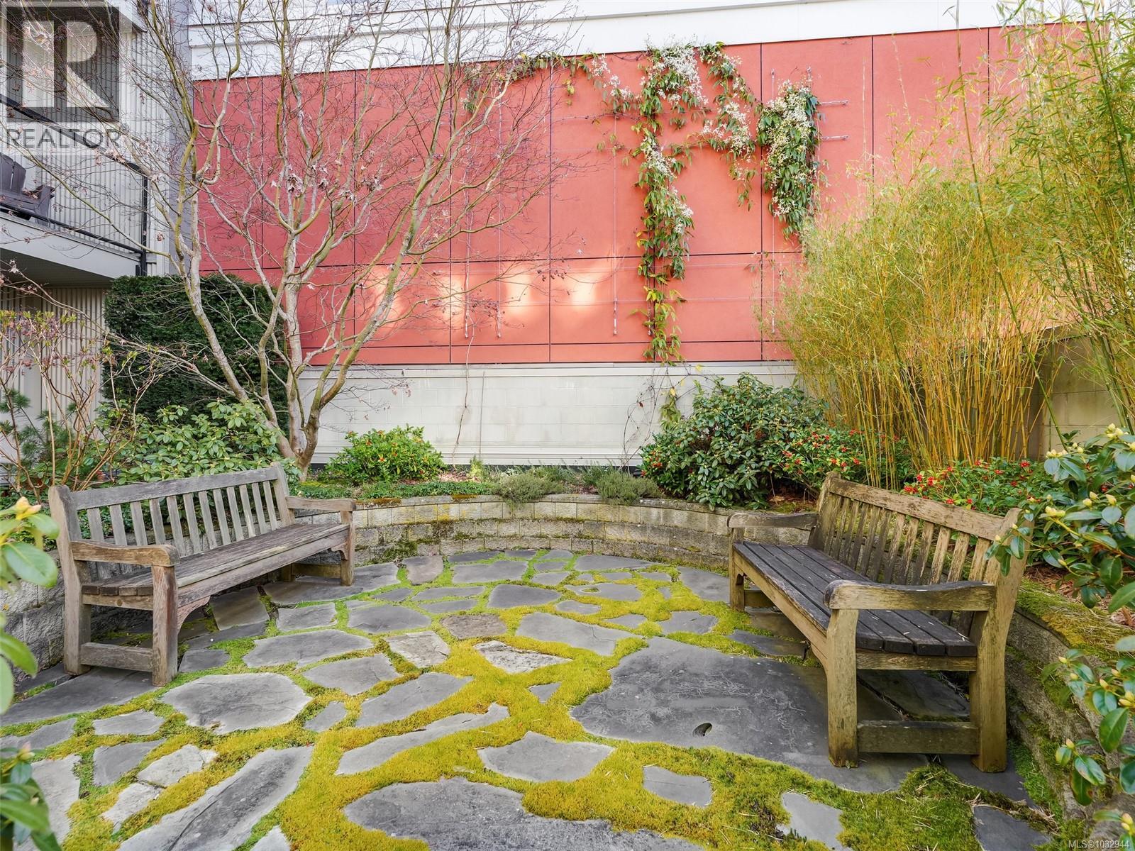 309 601 herald Street, Victoria