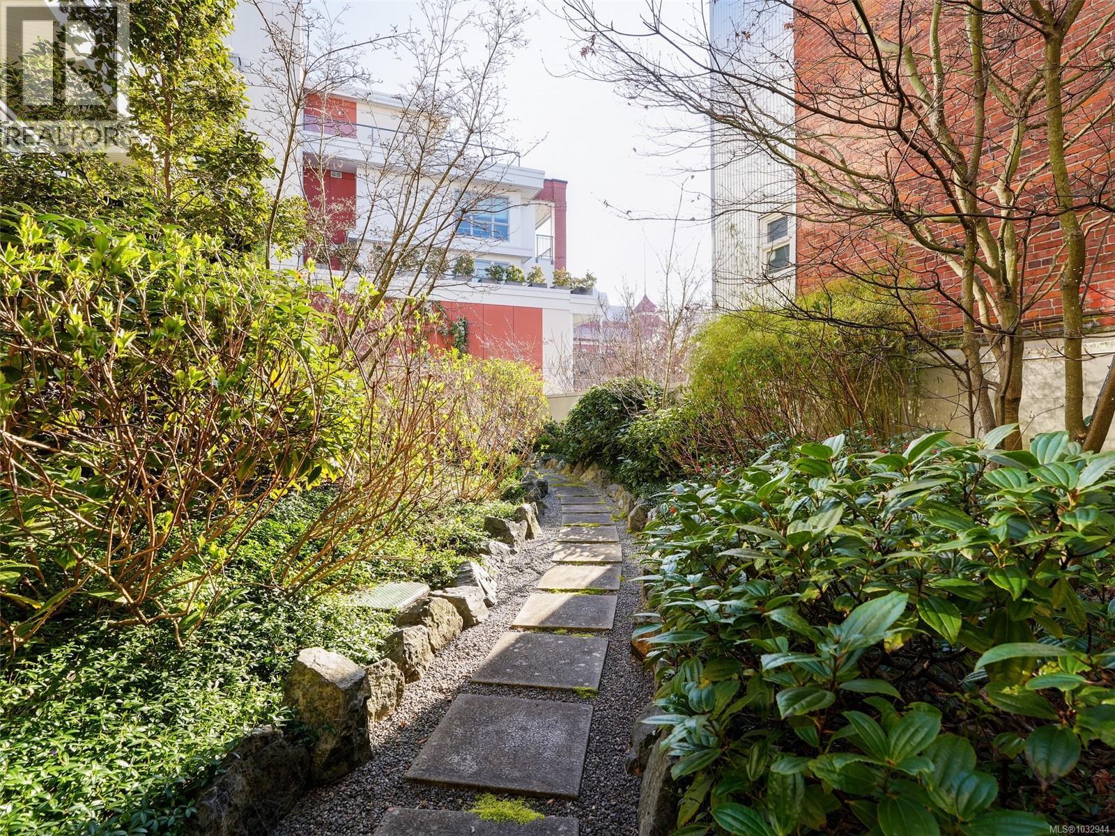 309 601 herald Street, Victoria