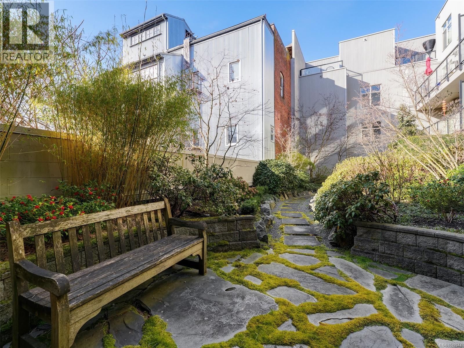 309 601 herald Street, Victoria