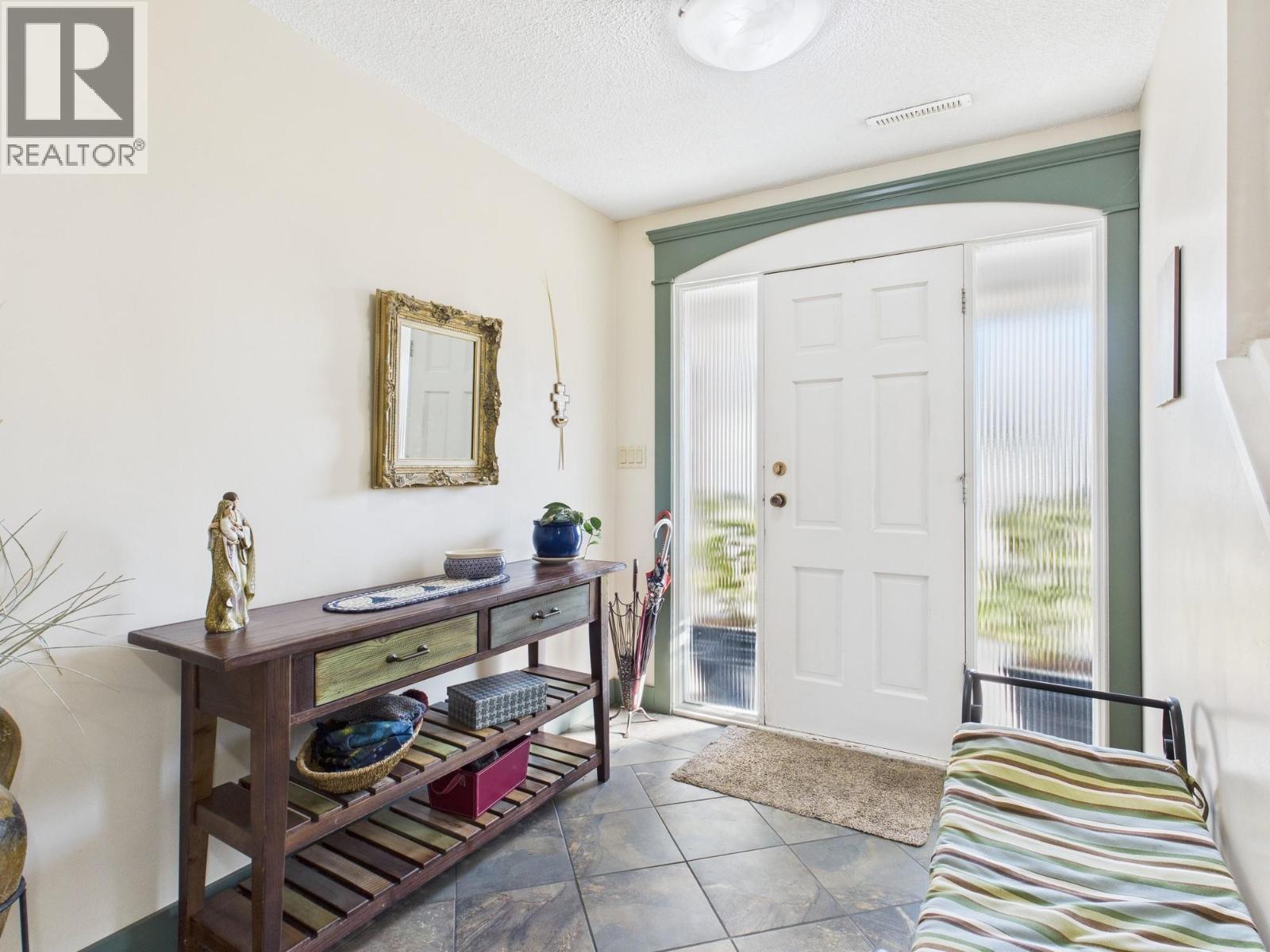  28 Finch Crescent, Osoyoos