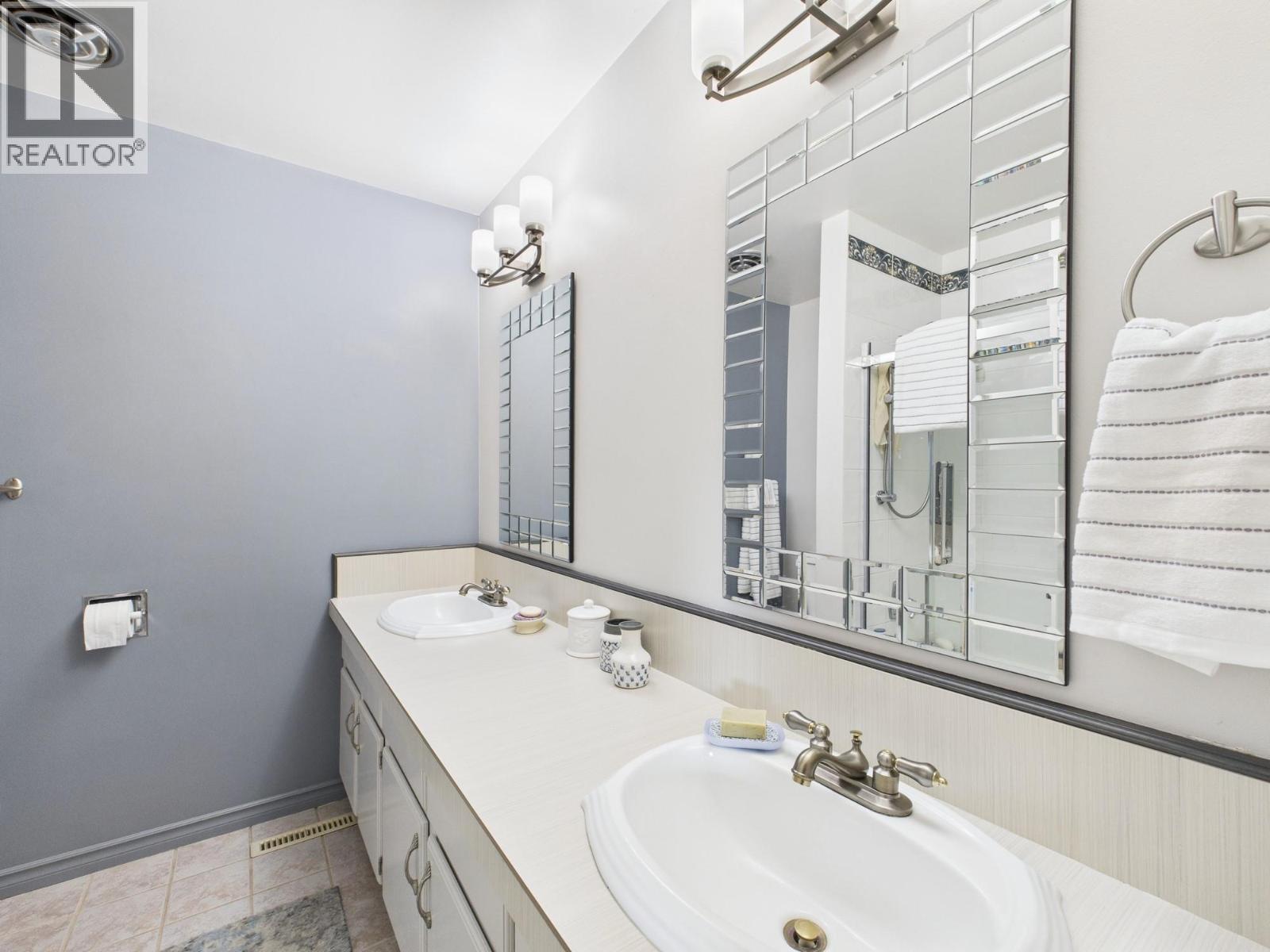  28 Finch Crescent, Osoyoos