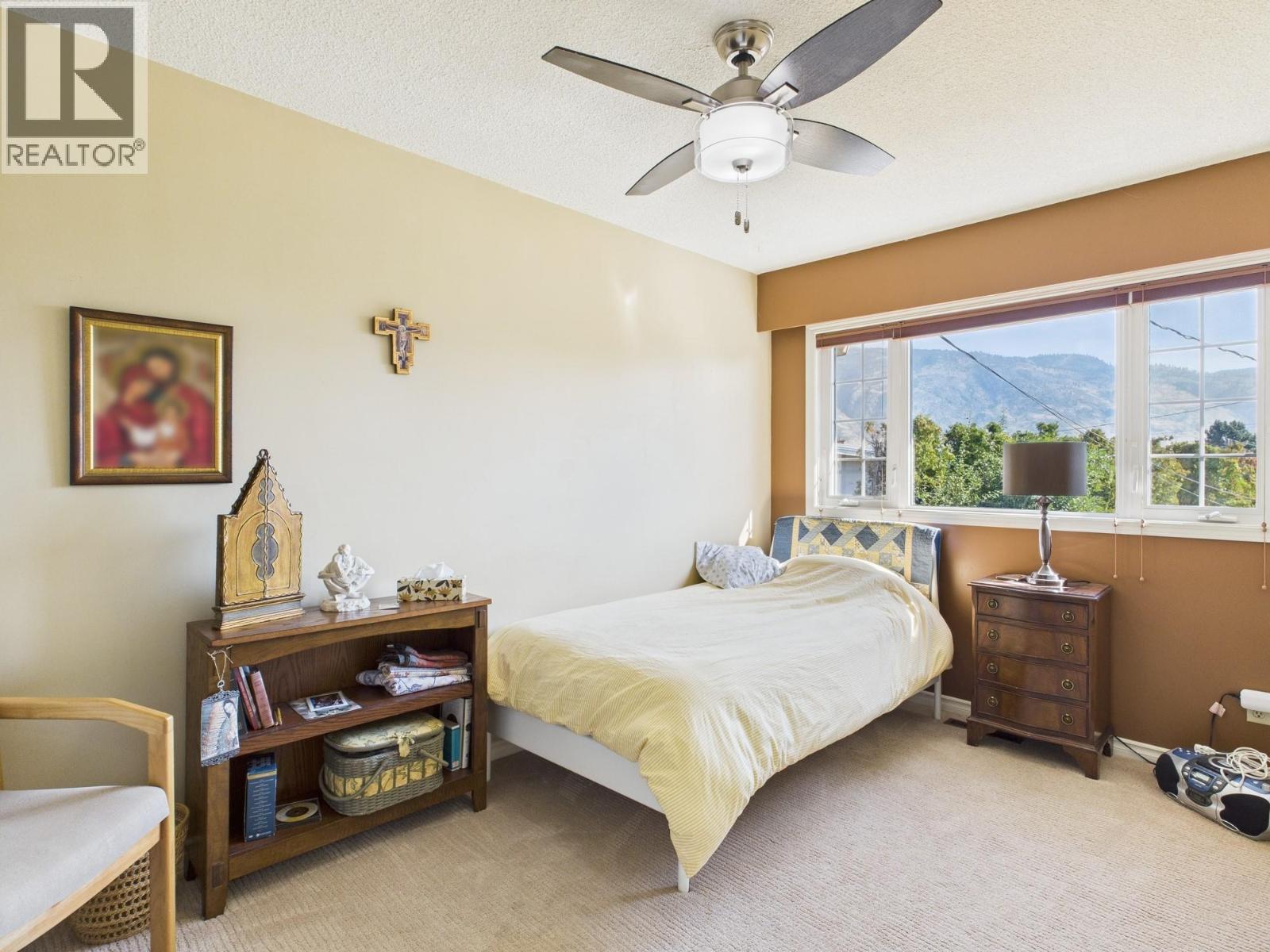  28 Finch Crescent, Osoyoos