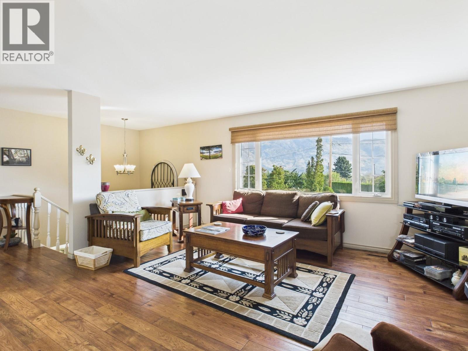  28 Finch Crescent, Osoyoos