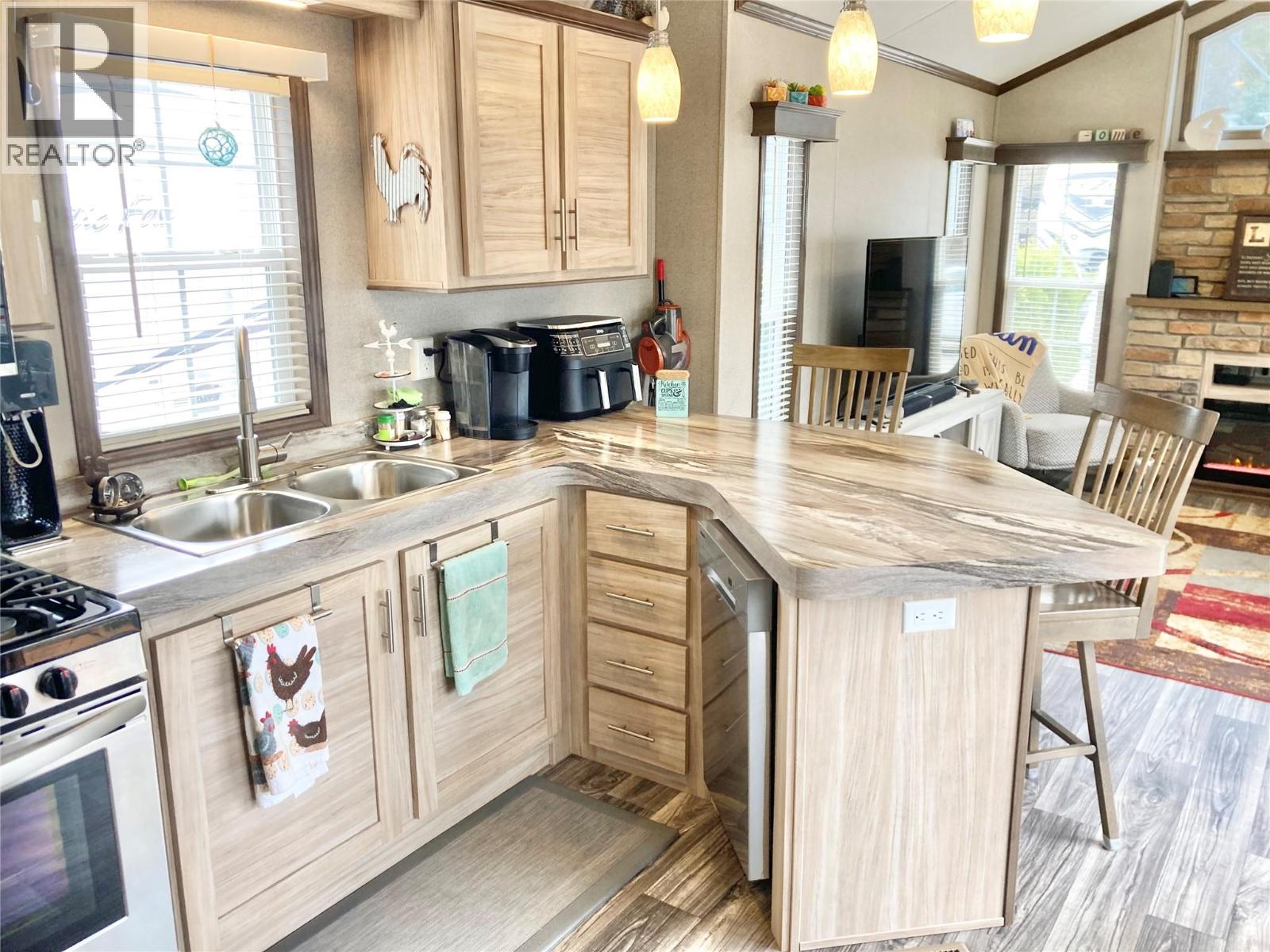 #50 321 Copper Avenue N - 10