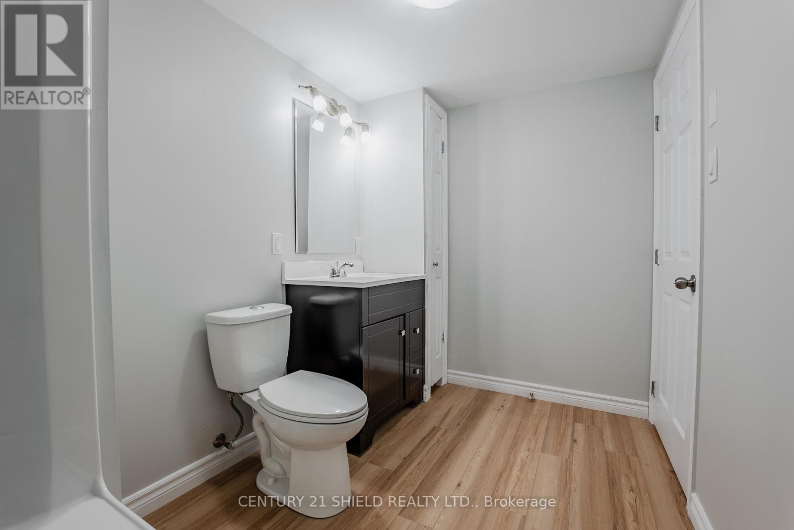7 WILLIAM STREET — photo 40