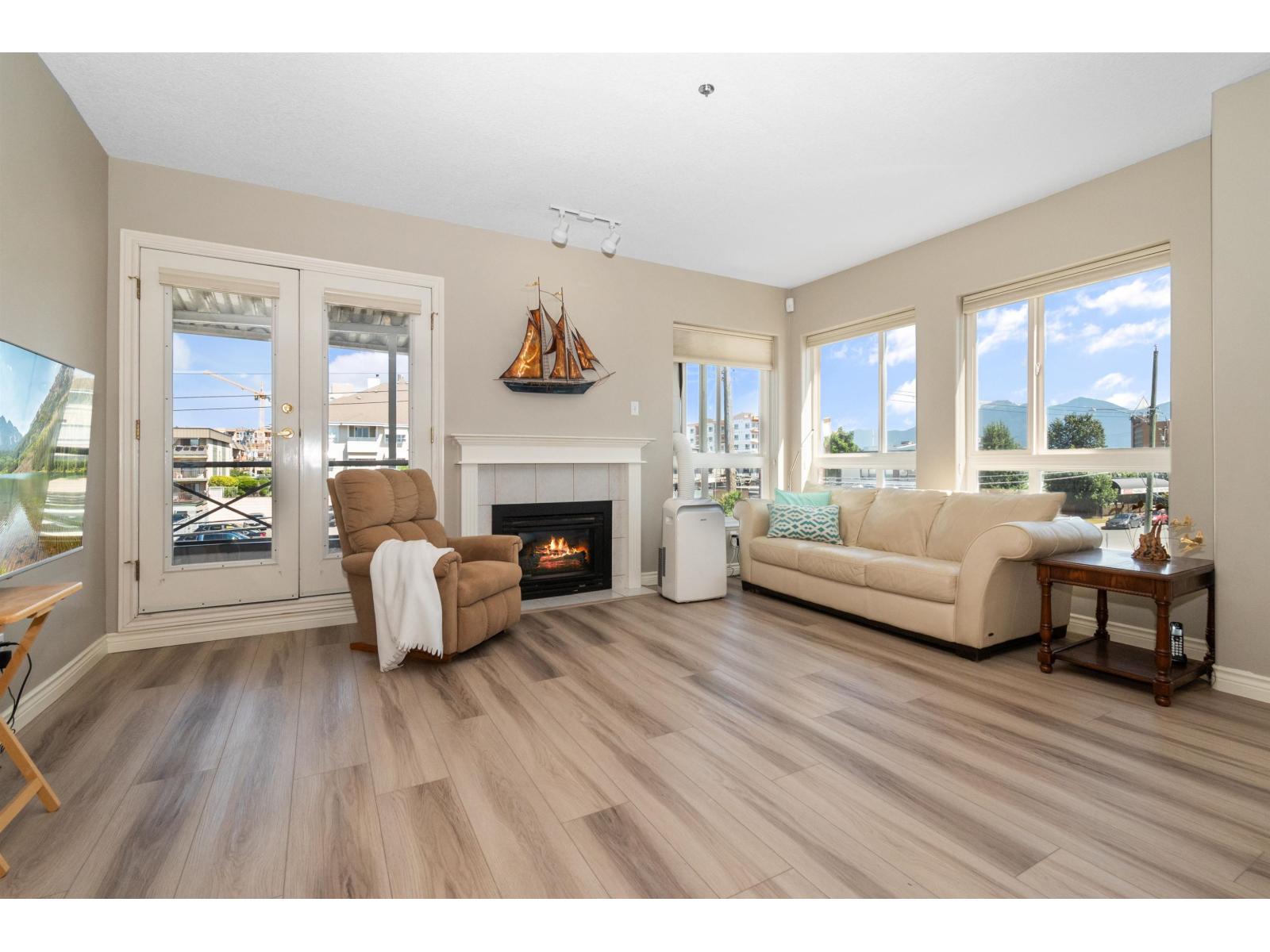 201 45734 PATTEN AVENUE, Chilliwack Downtown - photo 3