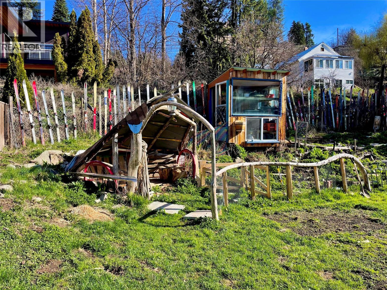 1730 Kootenay Avenue - 42