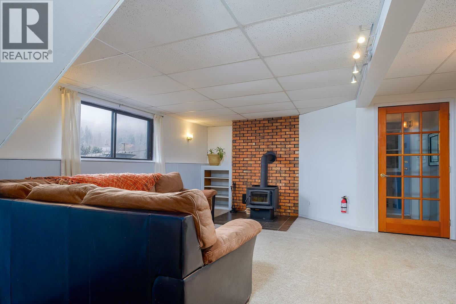 1730 Kootenay Avenue - 31