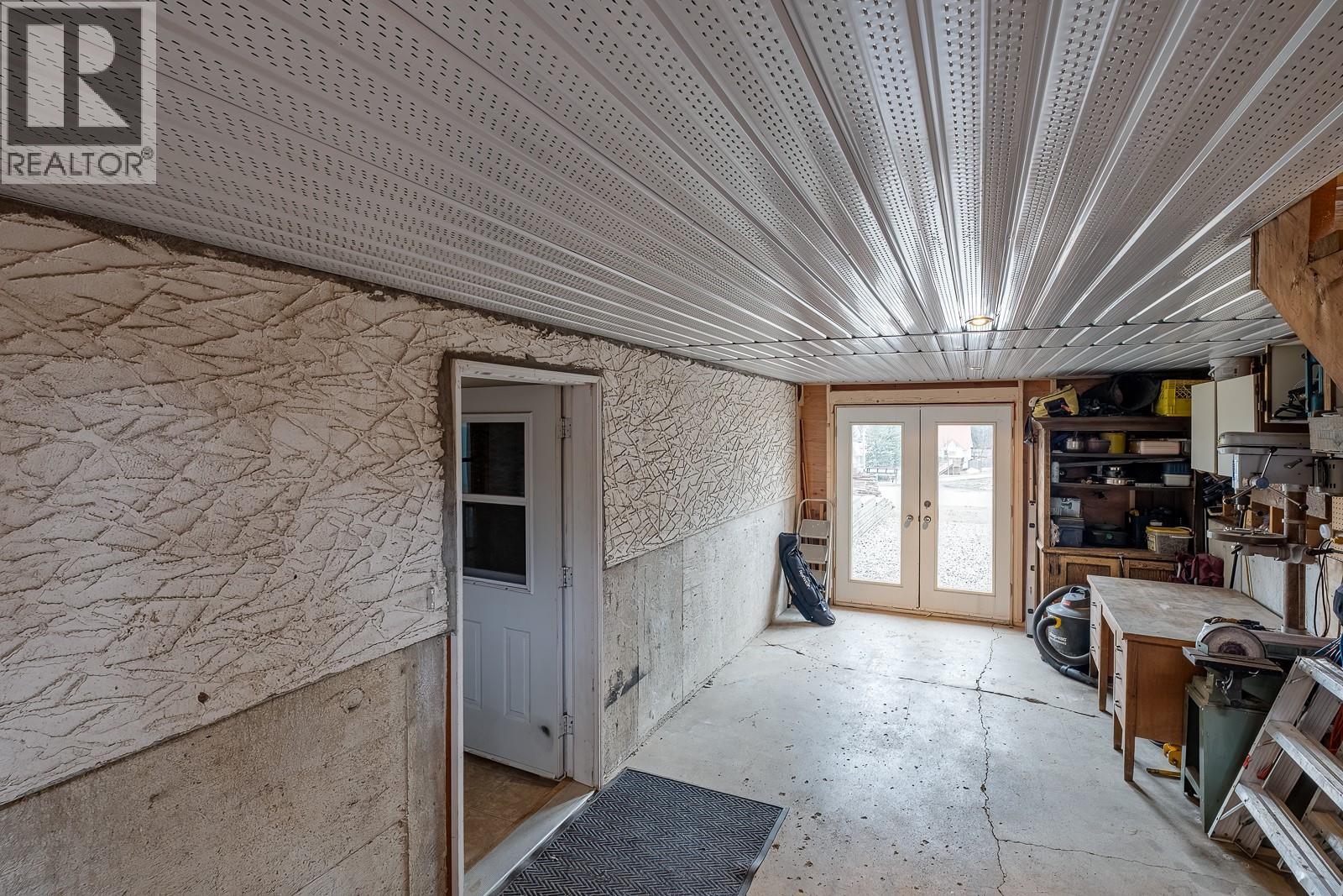 1730 Kootenay Avenue - 25