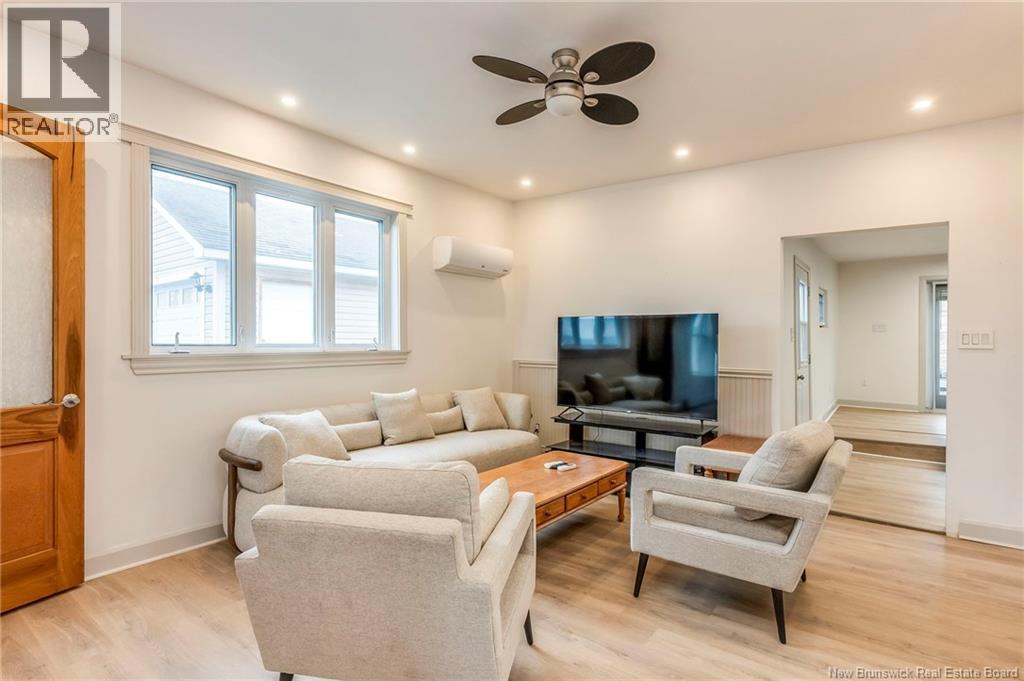771 Bay Street - 10