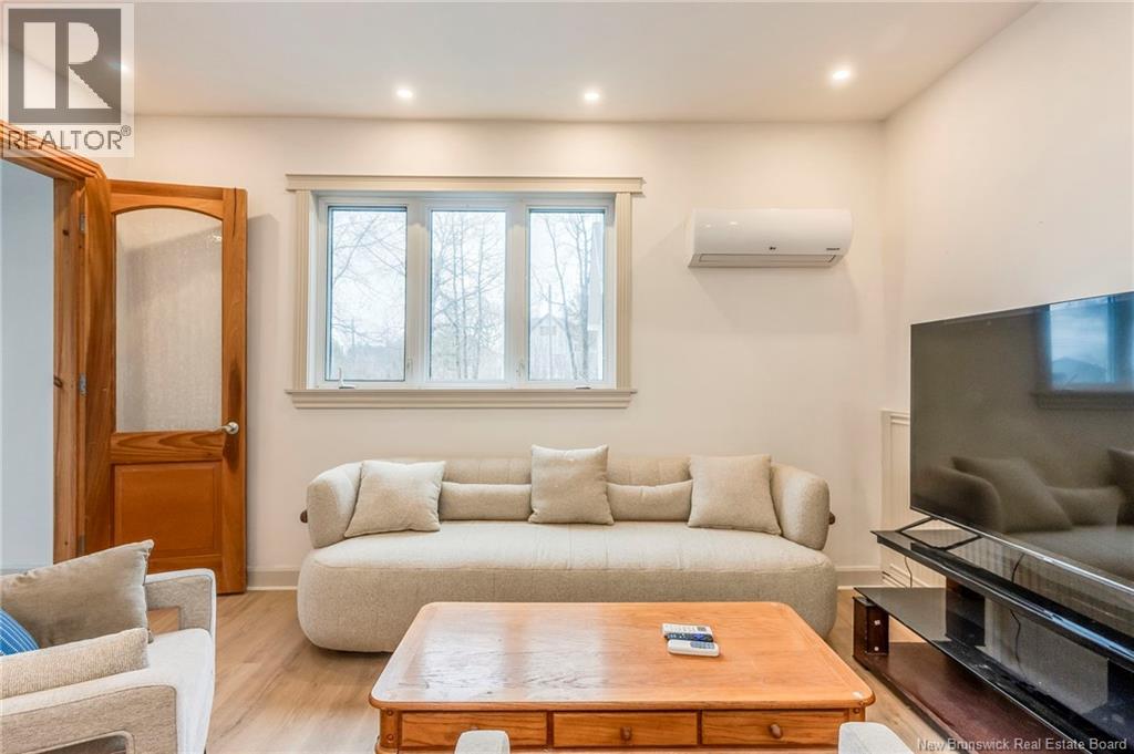 771 Bay Street - 12