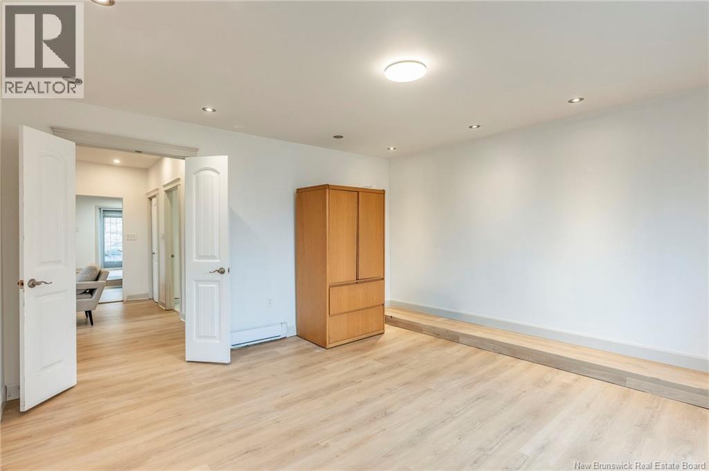 771 Bay Street - 18