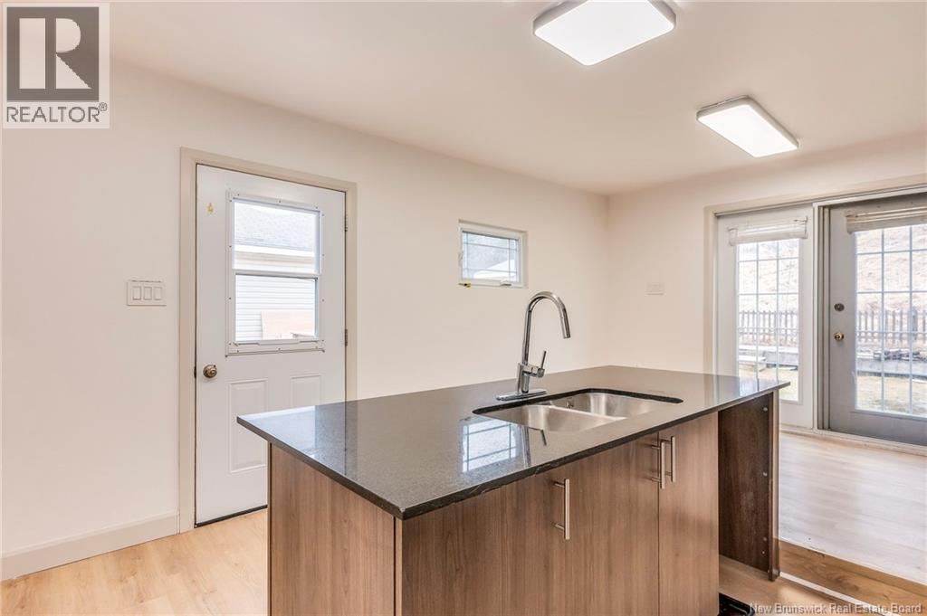 771 Bay Street - 19