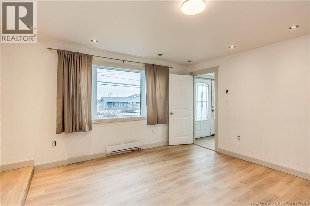 771 Bay Street - 25