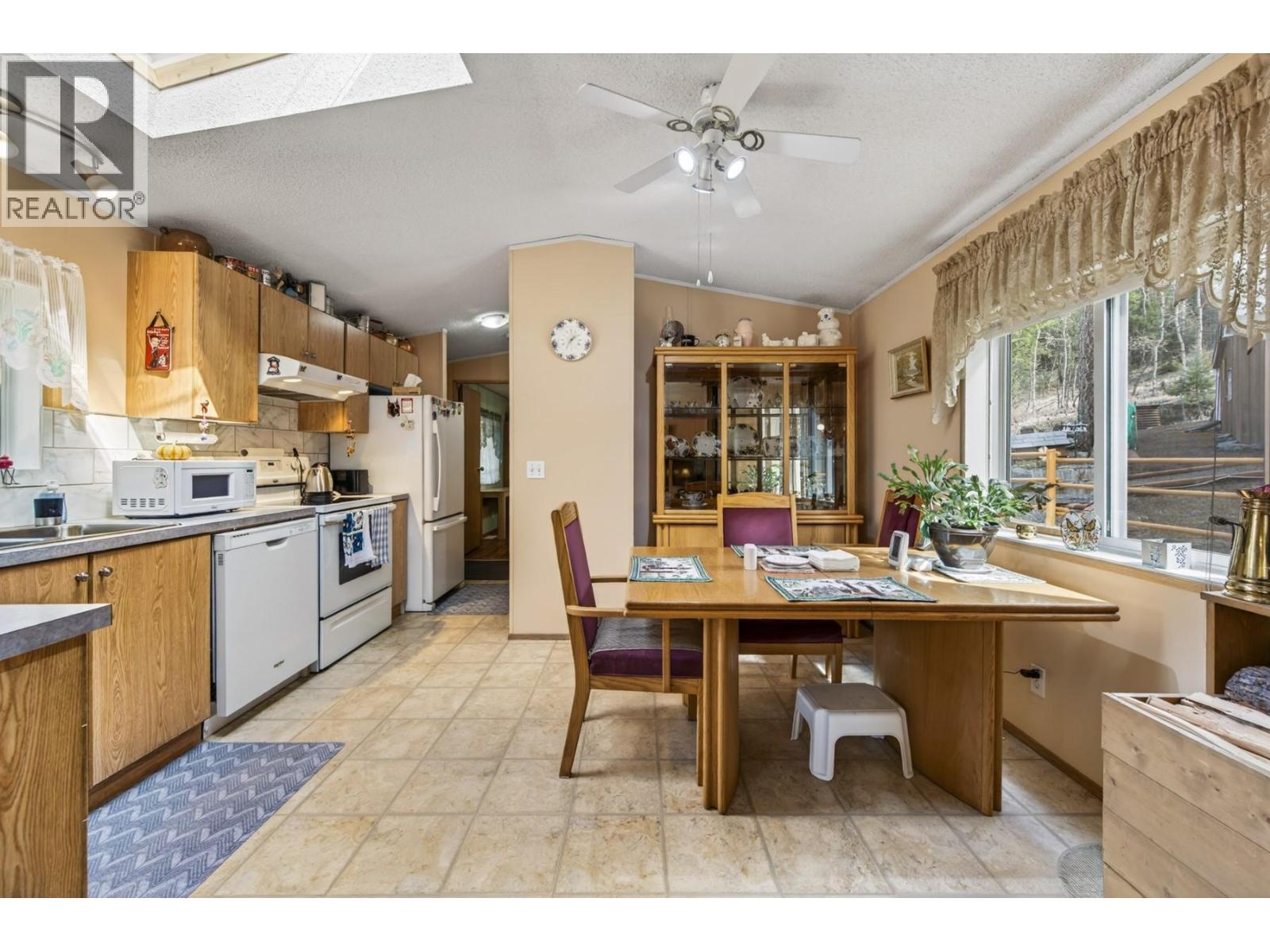 4472 IRON MOUNTAIN Road, Merritt