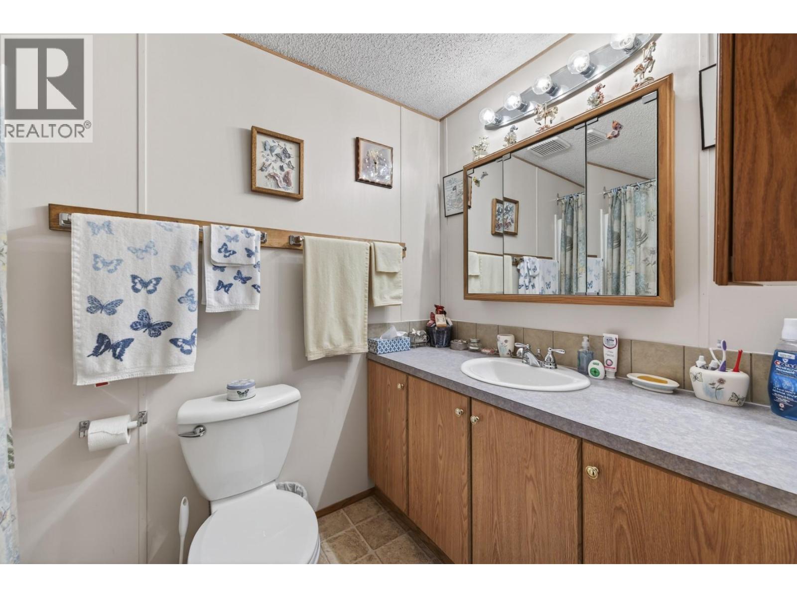 4472 IRON MOUNTAIN Road, Merritt