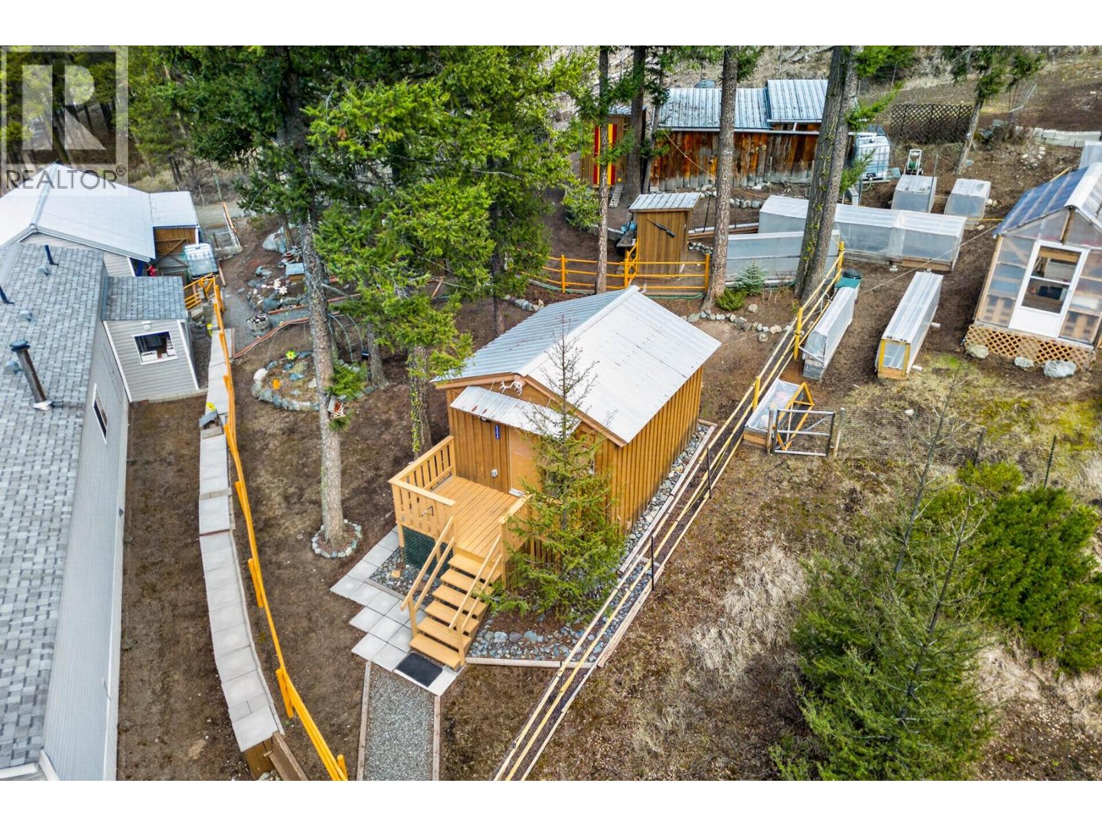 4472 IRON MOUNTAIN Road, Merritt