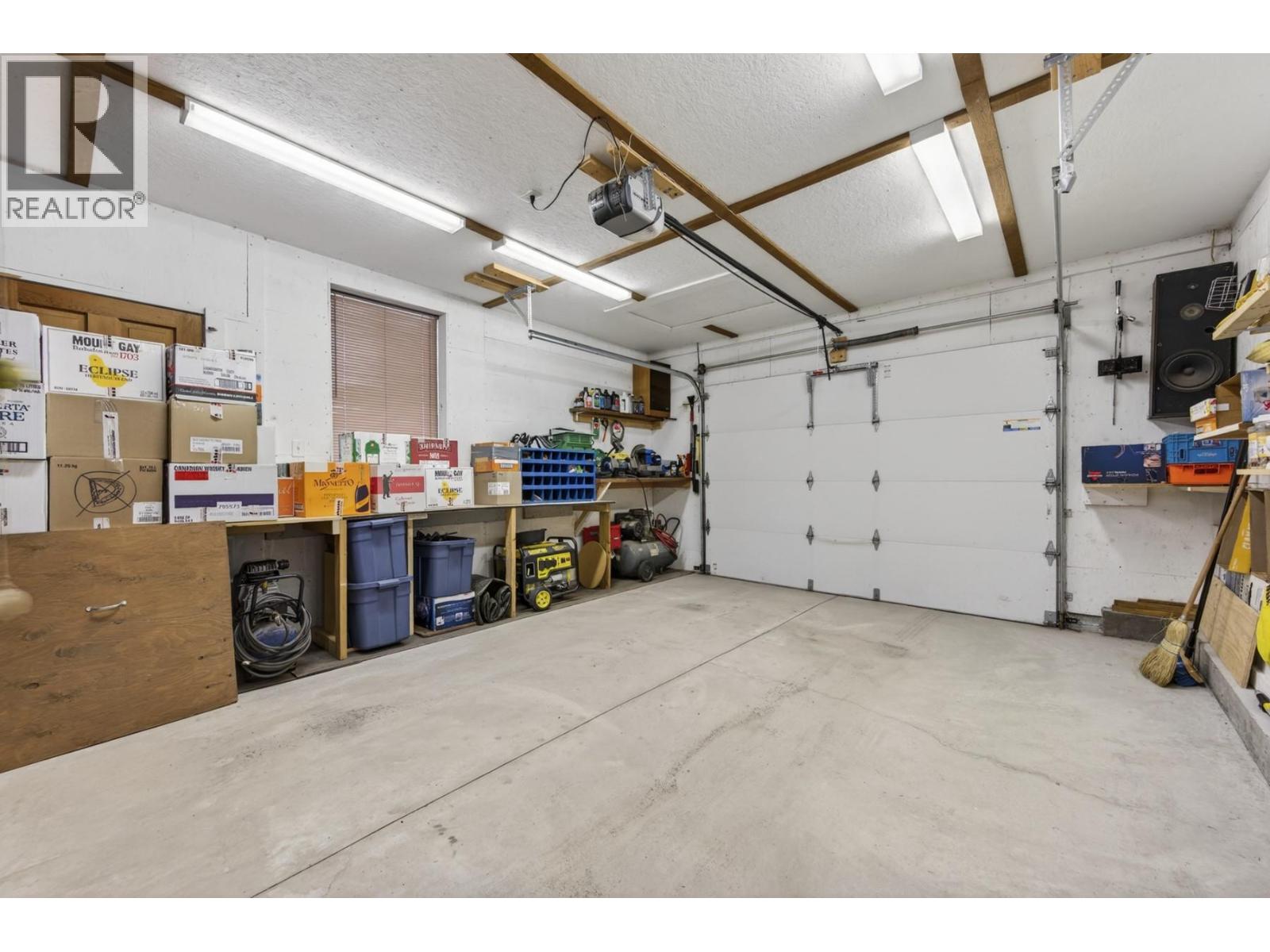 4472 IRON MOUNTAIN Road, Merritt