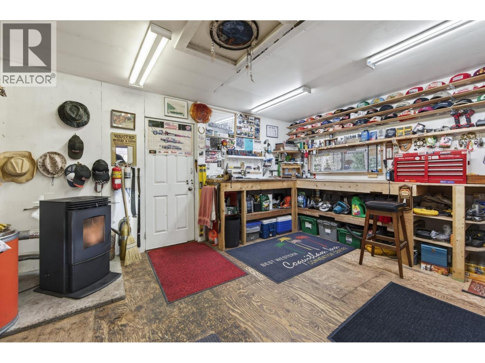 4472 IRON MOUNTAIN Road, Merritt