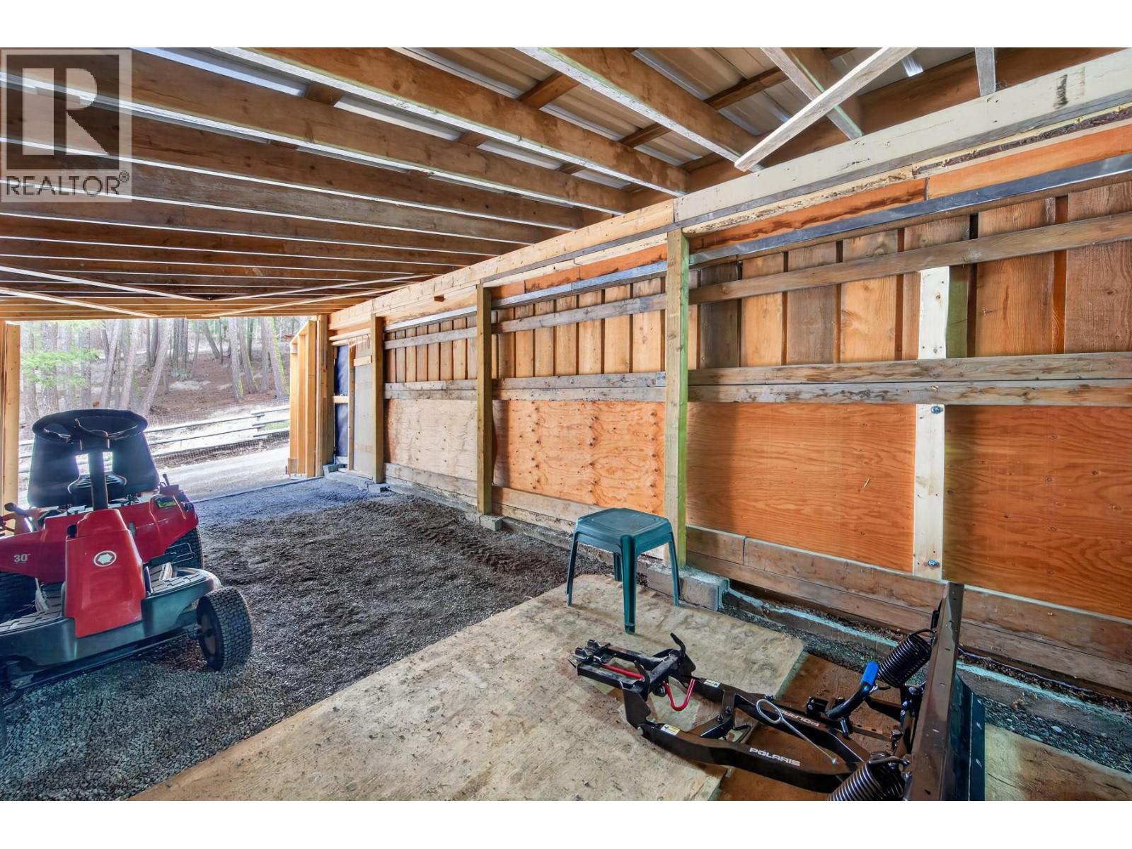 4472 IRON MOUNTAIN Road, Merritt