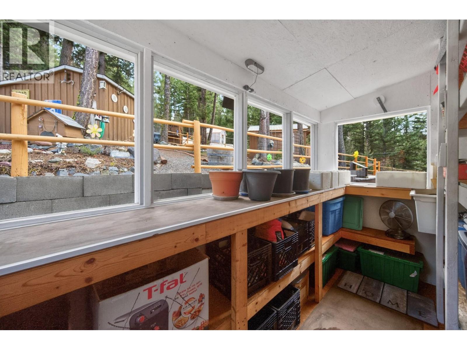 4472 IRON MOUNTAIN Road, Merritt