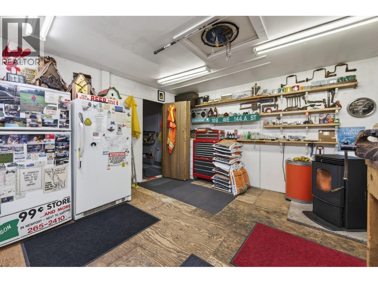 4472 IRON MOUNTAIN Road, Merritt