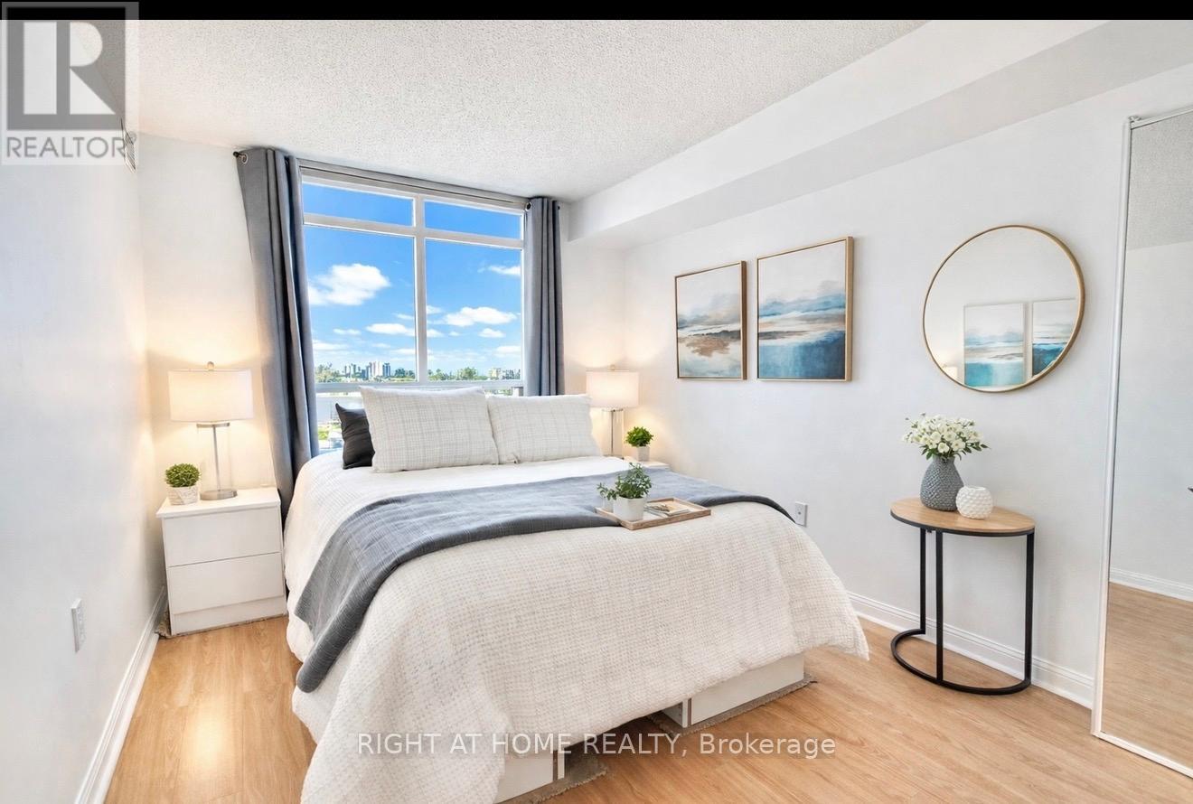 #622 650 LAWRENCE AVENUE W - 16