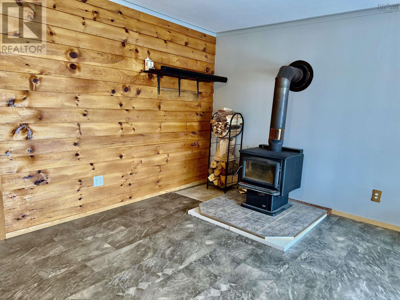 Property 18 of 32 of 225 Hemlock Haven