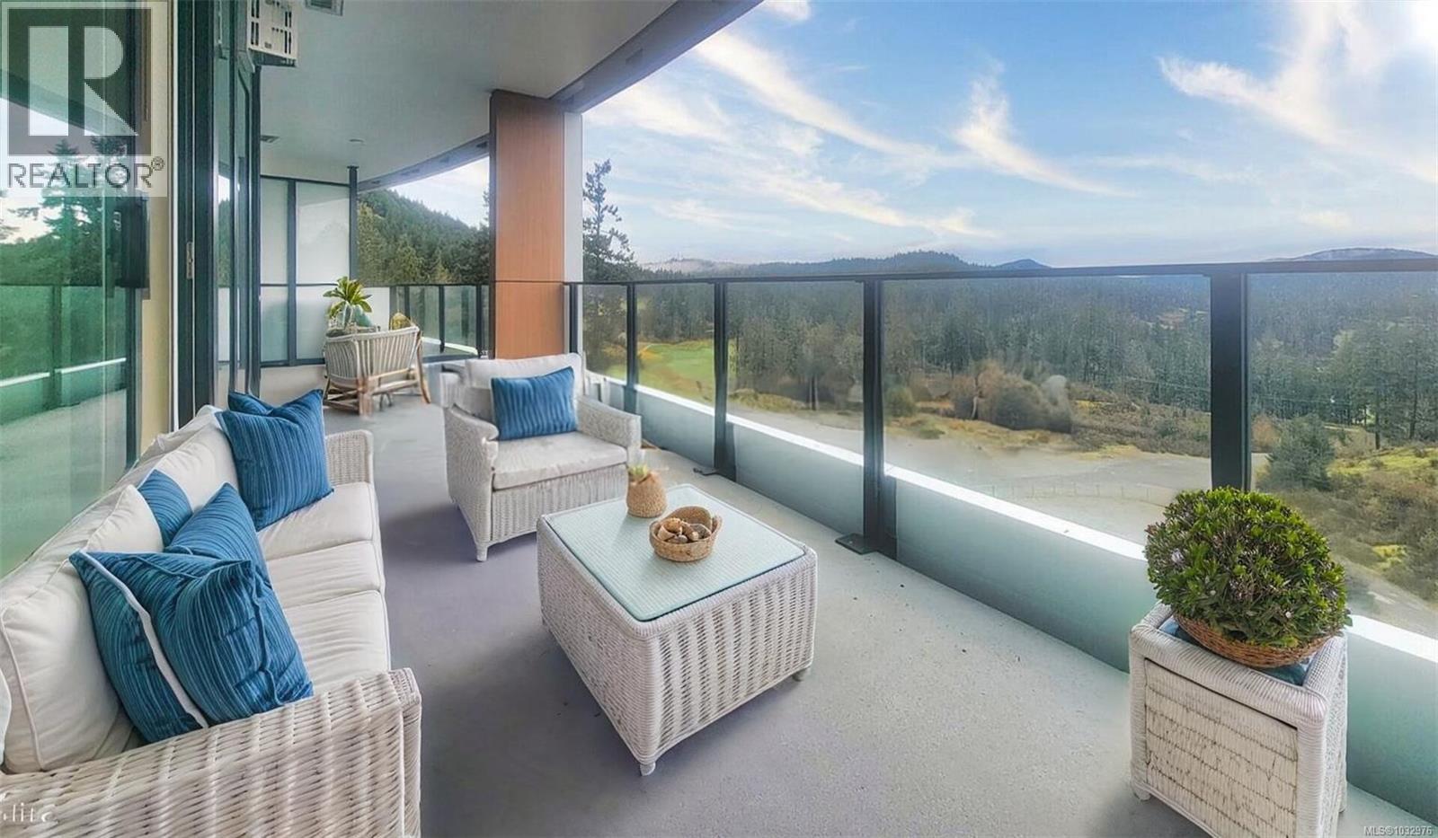 808 2000 Hannington Road, Langford