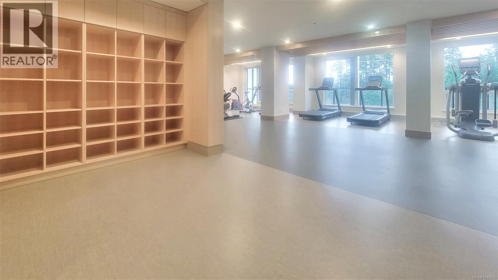 808 2000 Hannington Road, Langford