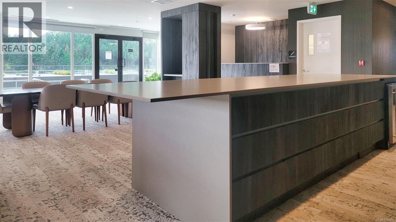 808 2000 Hannington Road, Langford