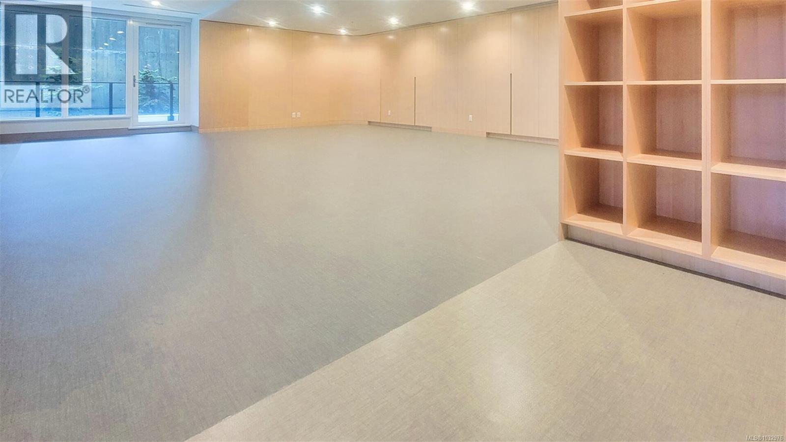 808 2000 Hannington Road, Langford