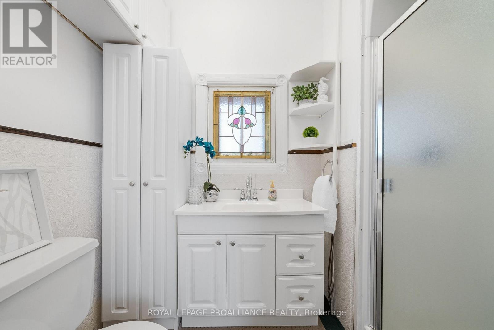 Unit 1 - 3pc Bath Main floor