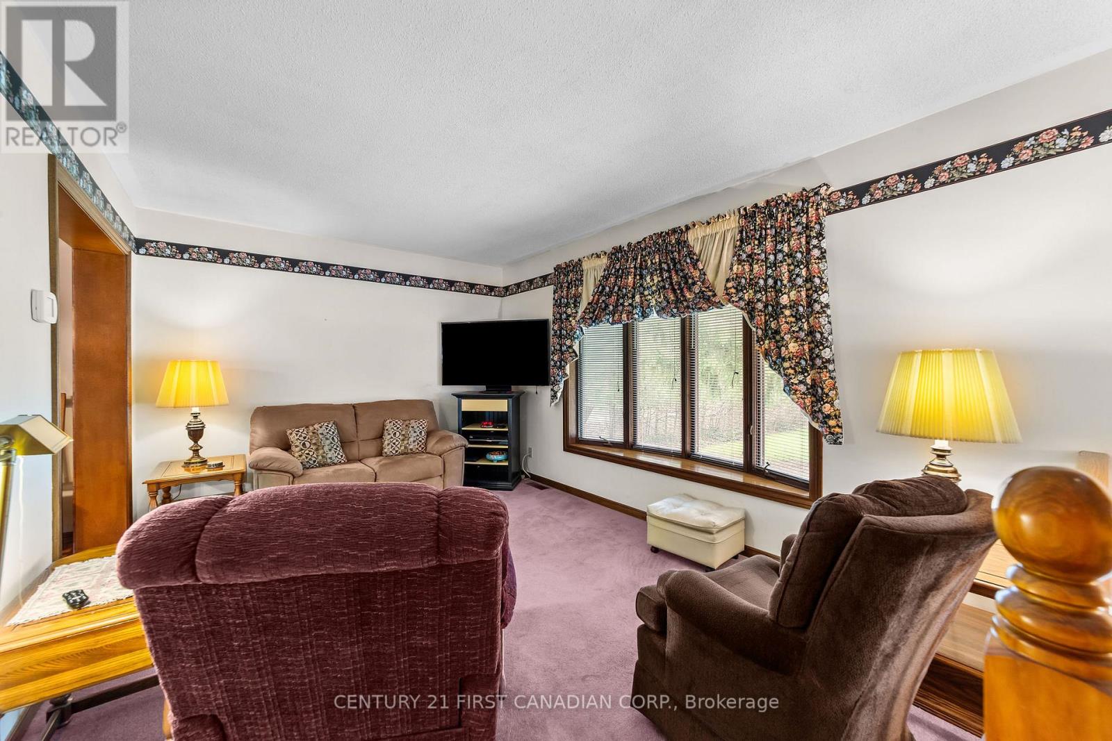 33396 QUEEN STREET Property Photo