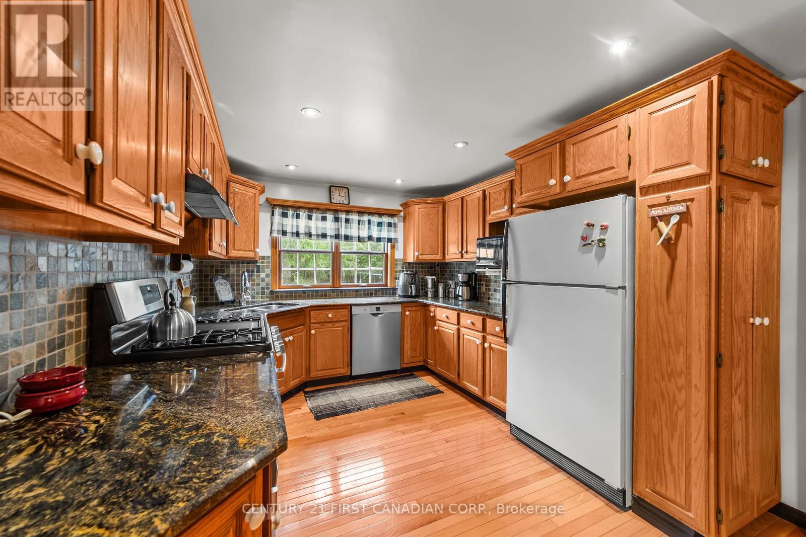 33396 QUEEN STREET Property Photo