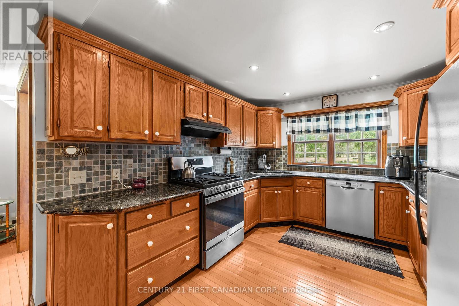 33396 QUEEN STREET Property Photo