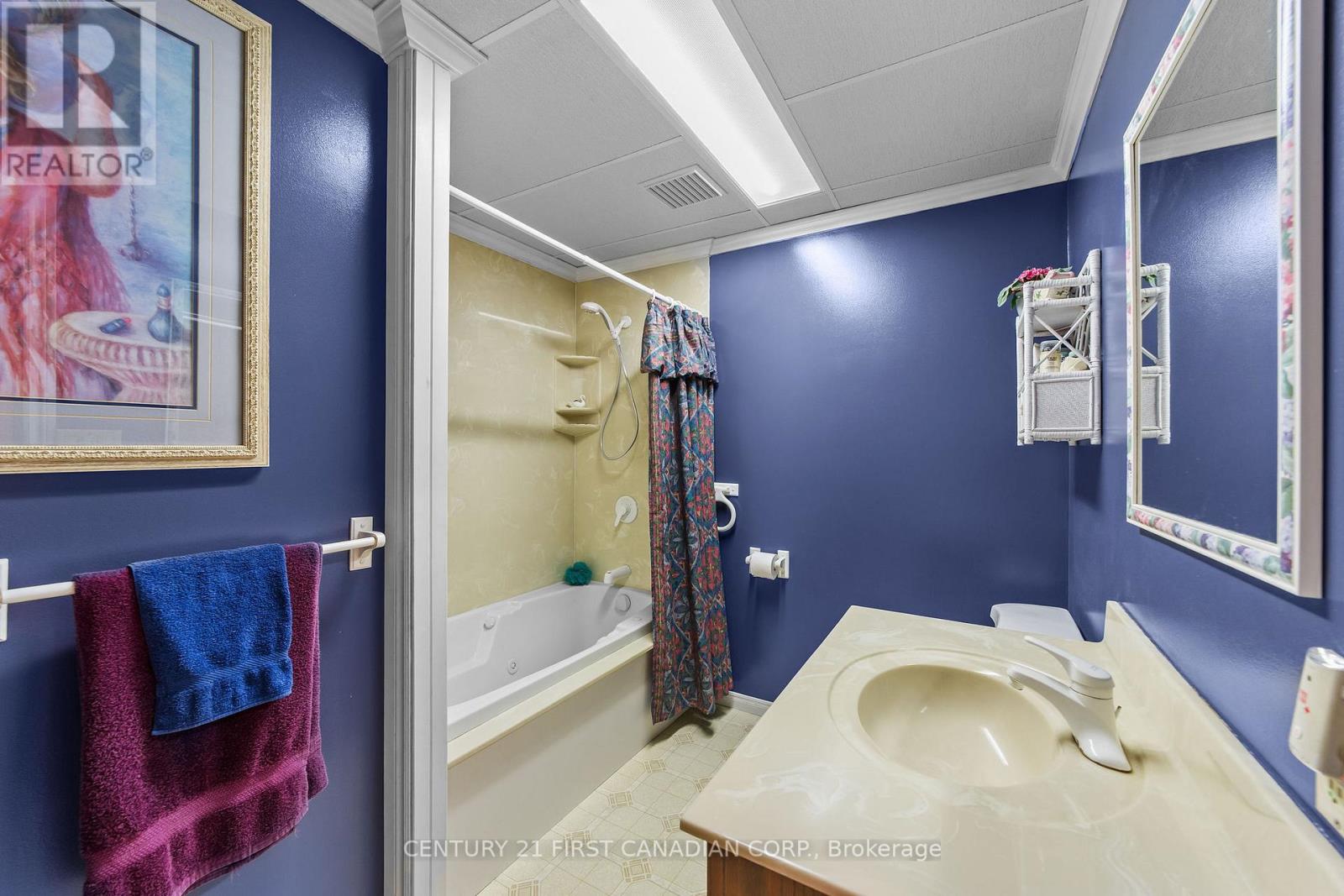 33396 QUEEN STREET Property Photo