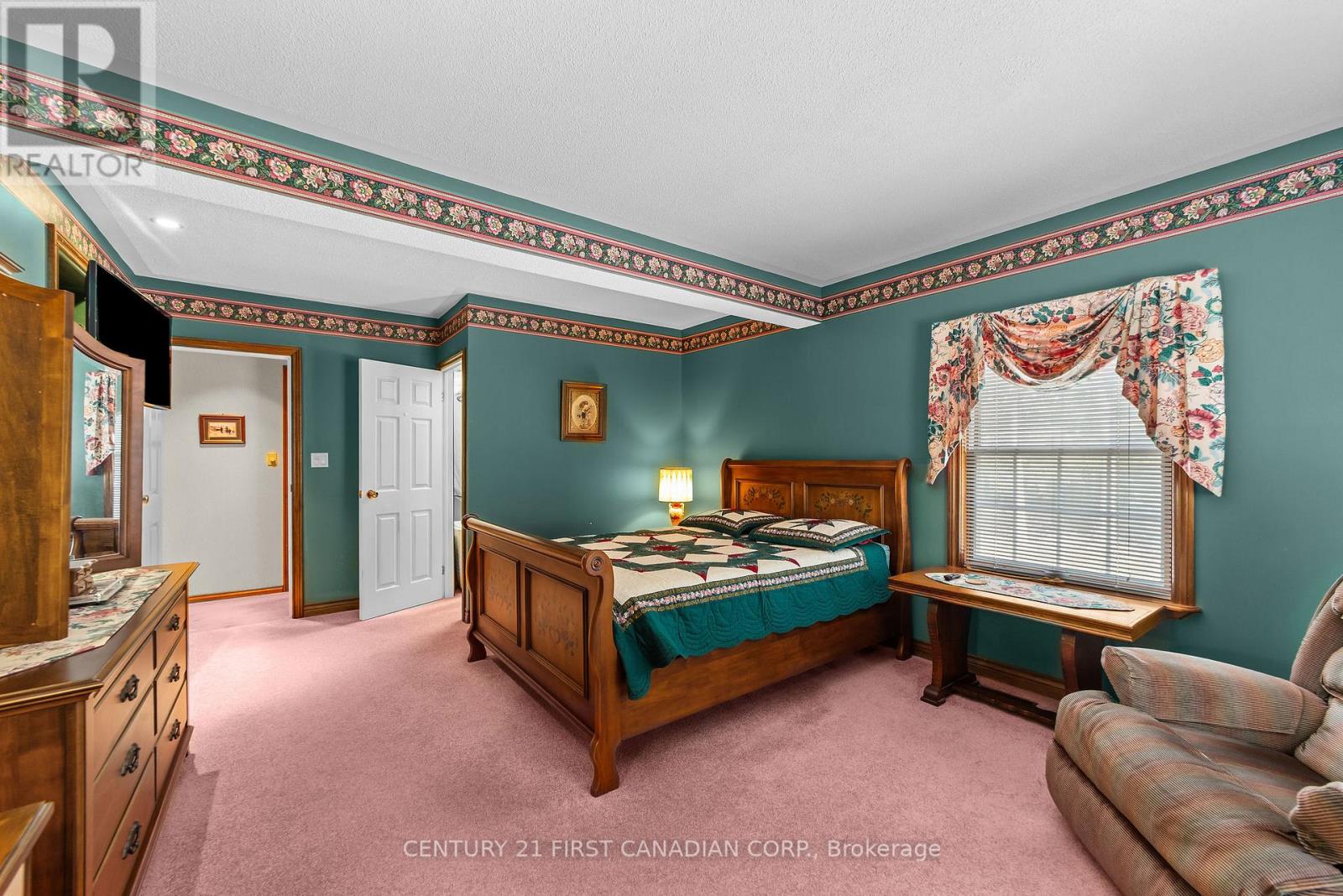 33396 QUEEN STREET Property Photo