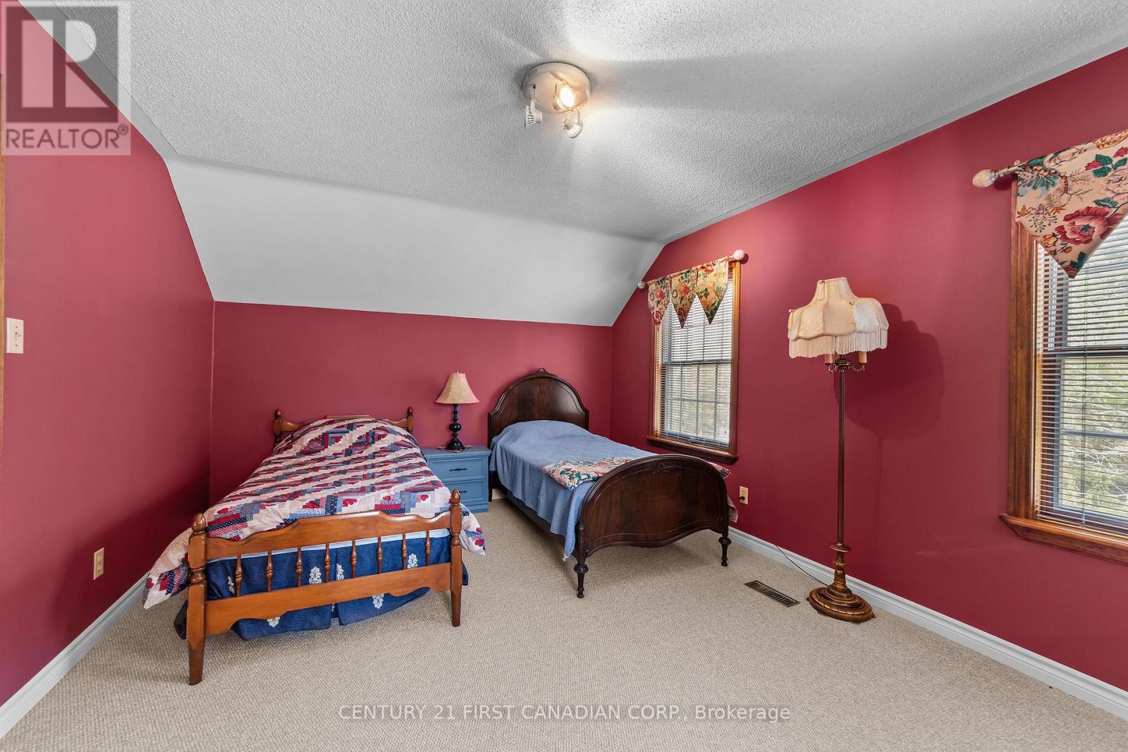 33396 QUEEN STREET Property Photo