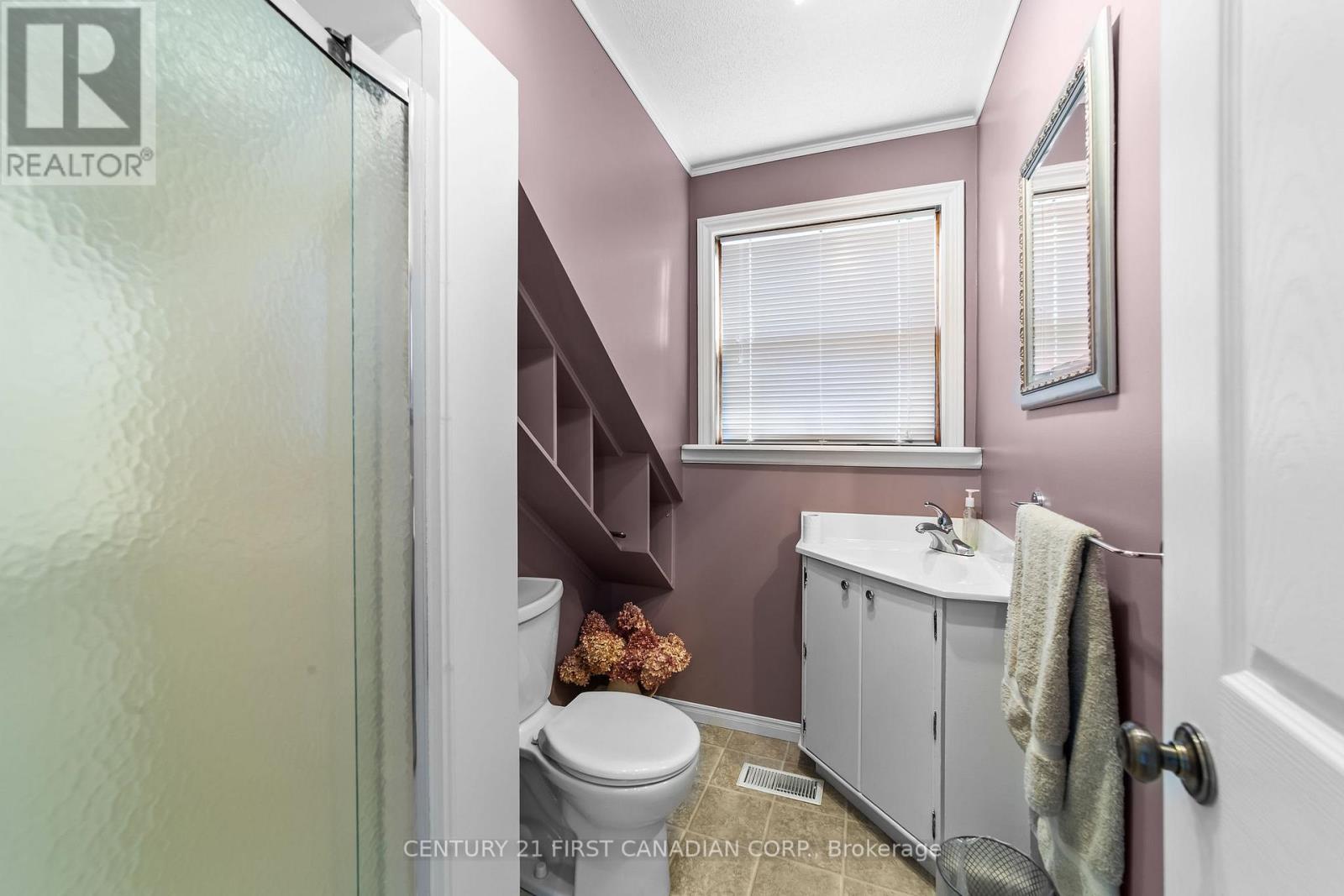 33396 QUEEN STREET Property Photo