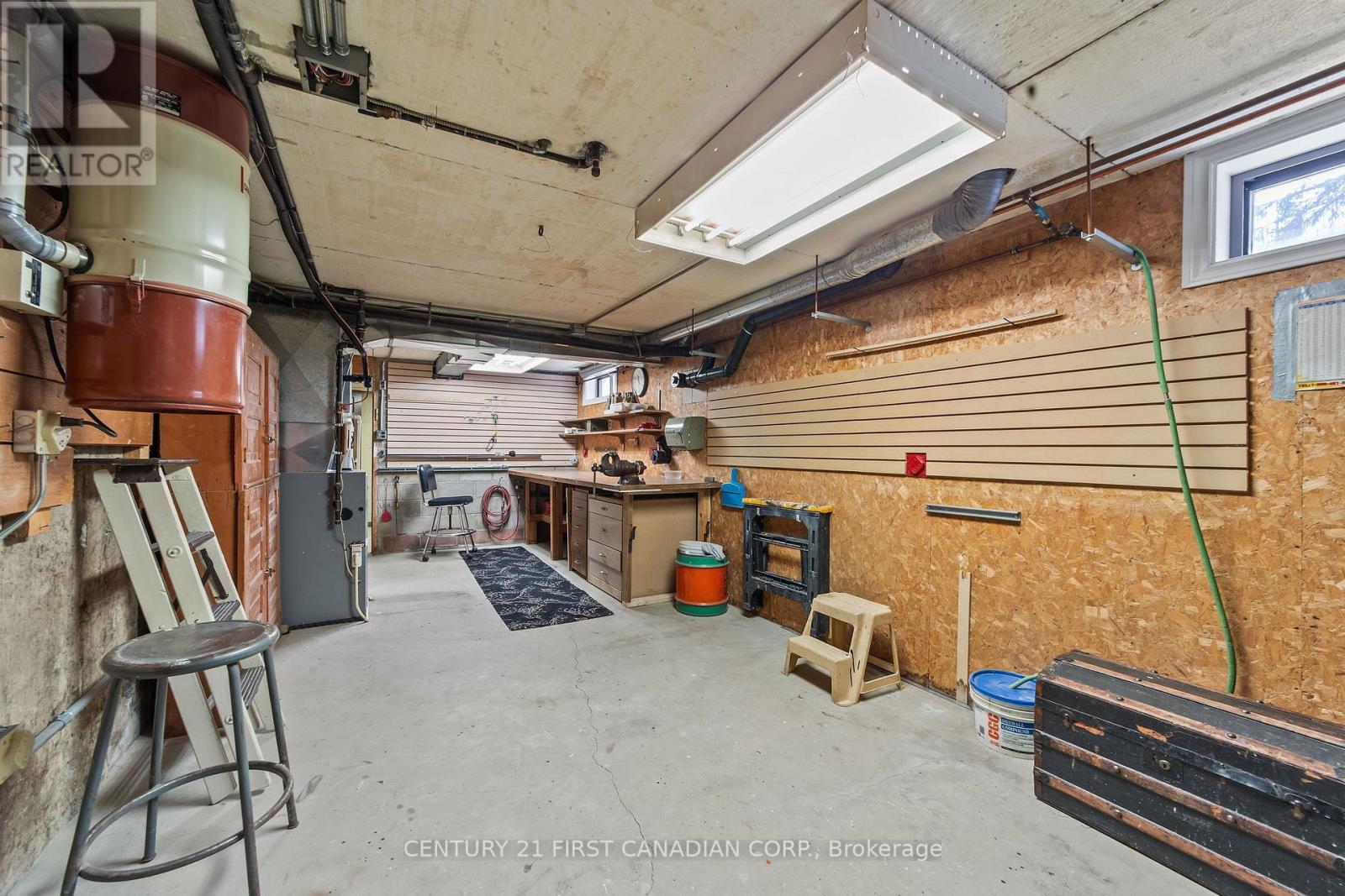 33396 QUEEN STREET Property Photo